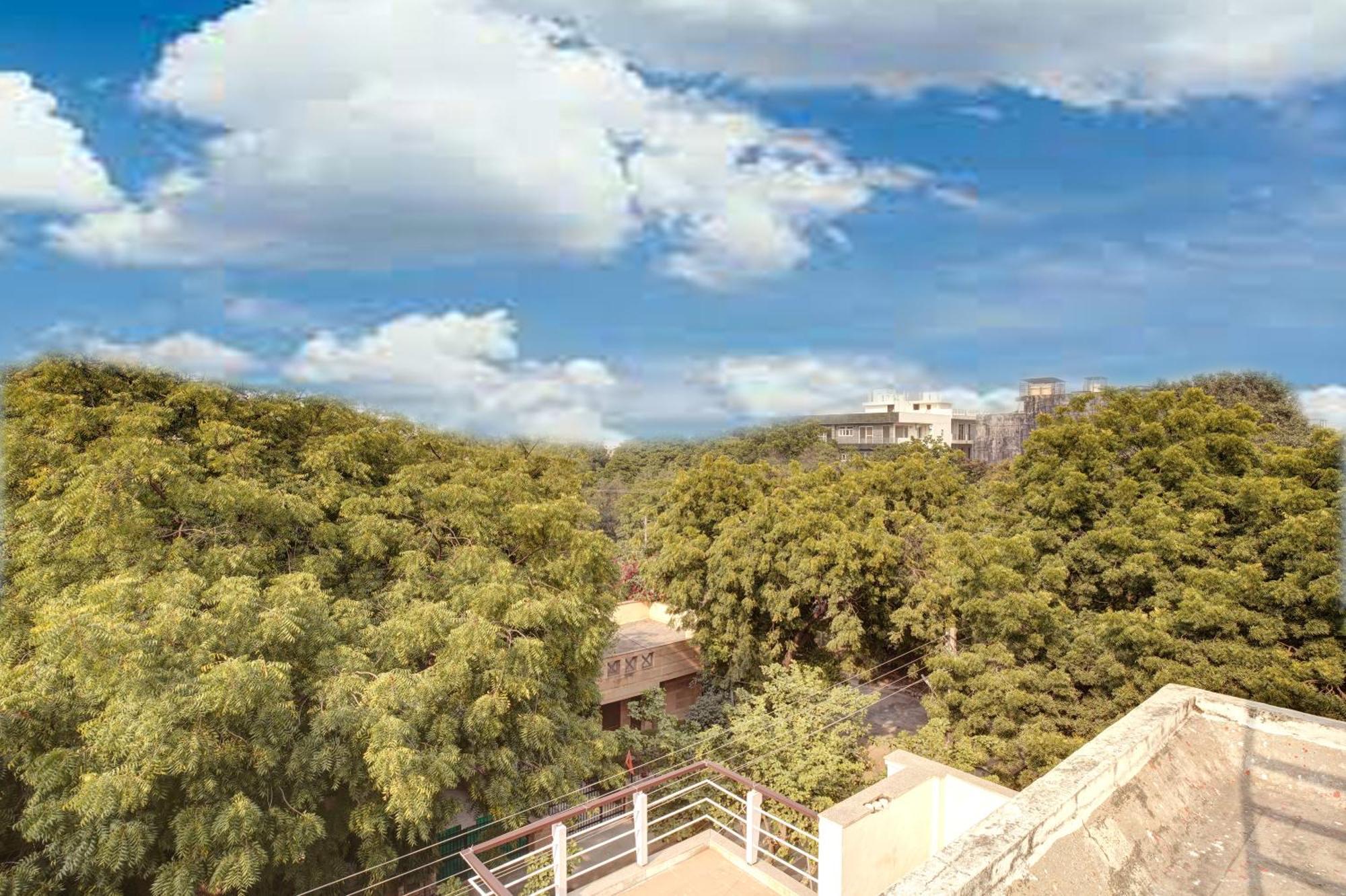 Nexhub Stay - Huda City Centre Gurgaon Exterior photo
