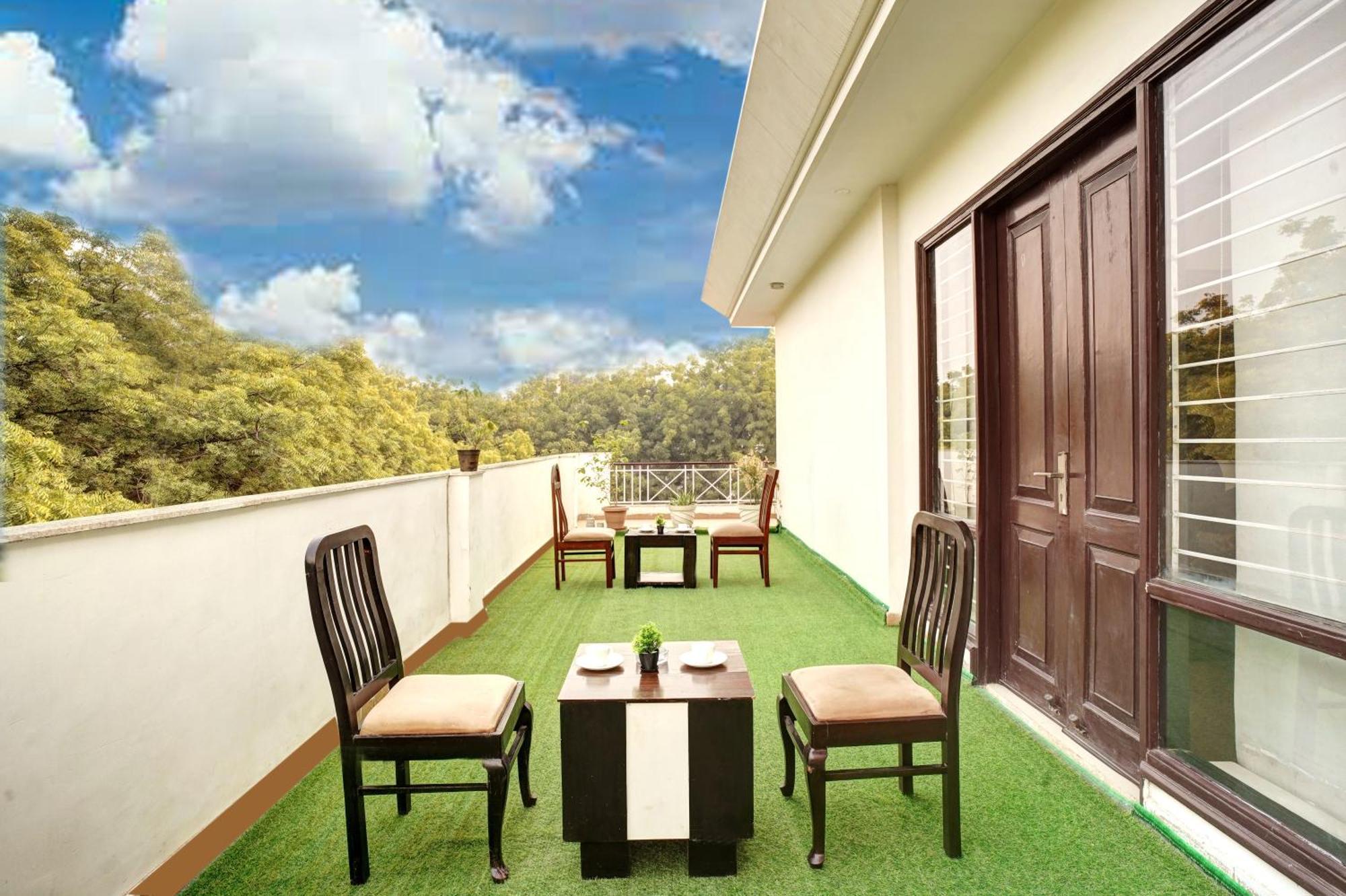 Nexhub Stay - Huda City Centre Gurgaon Exterior photo