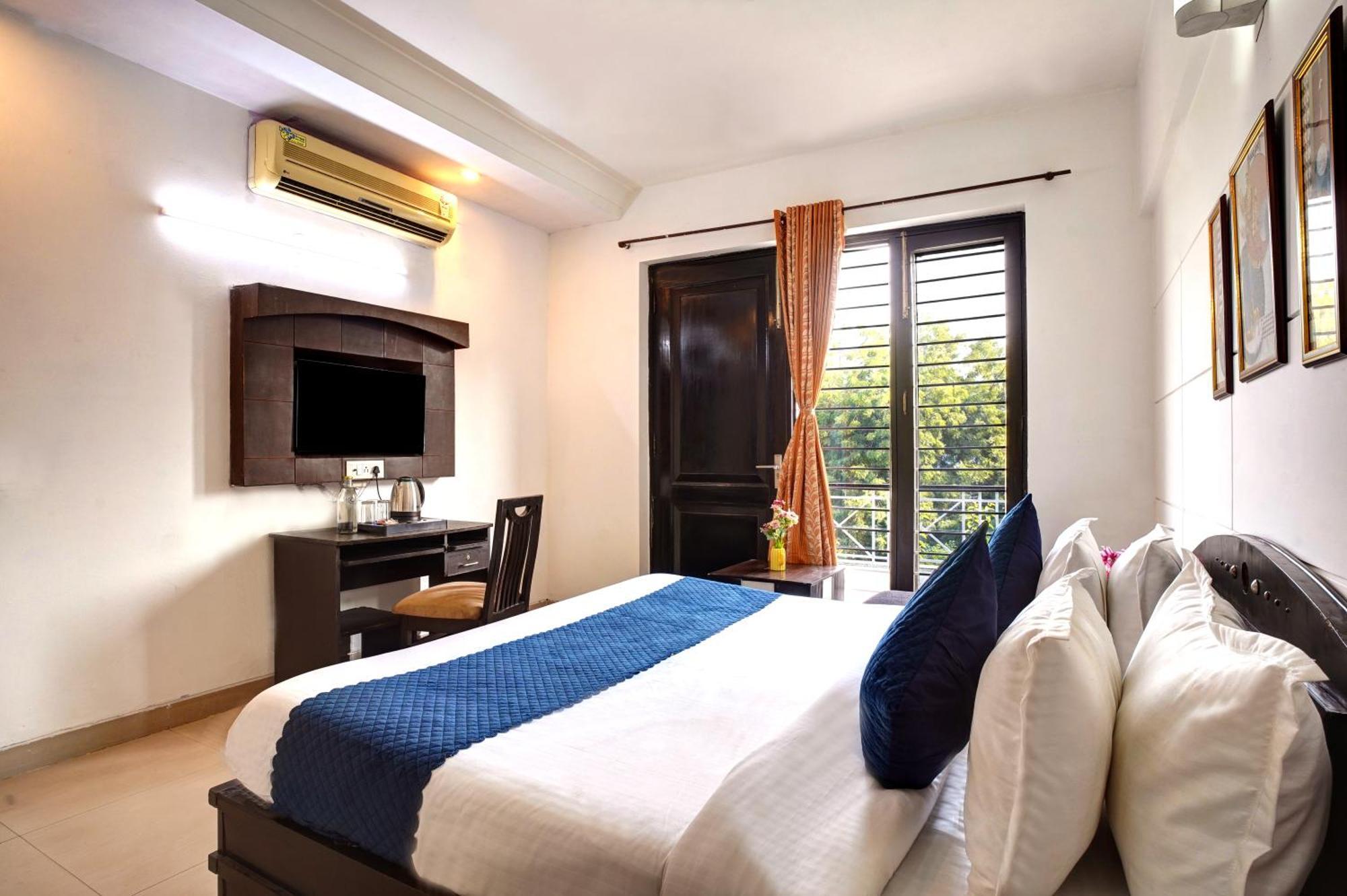 Nexhub Stay - Huda City Centre Gurgaon Exterior photo
