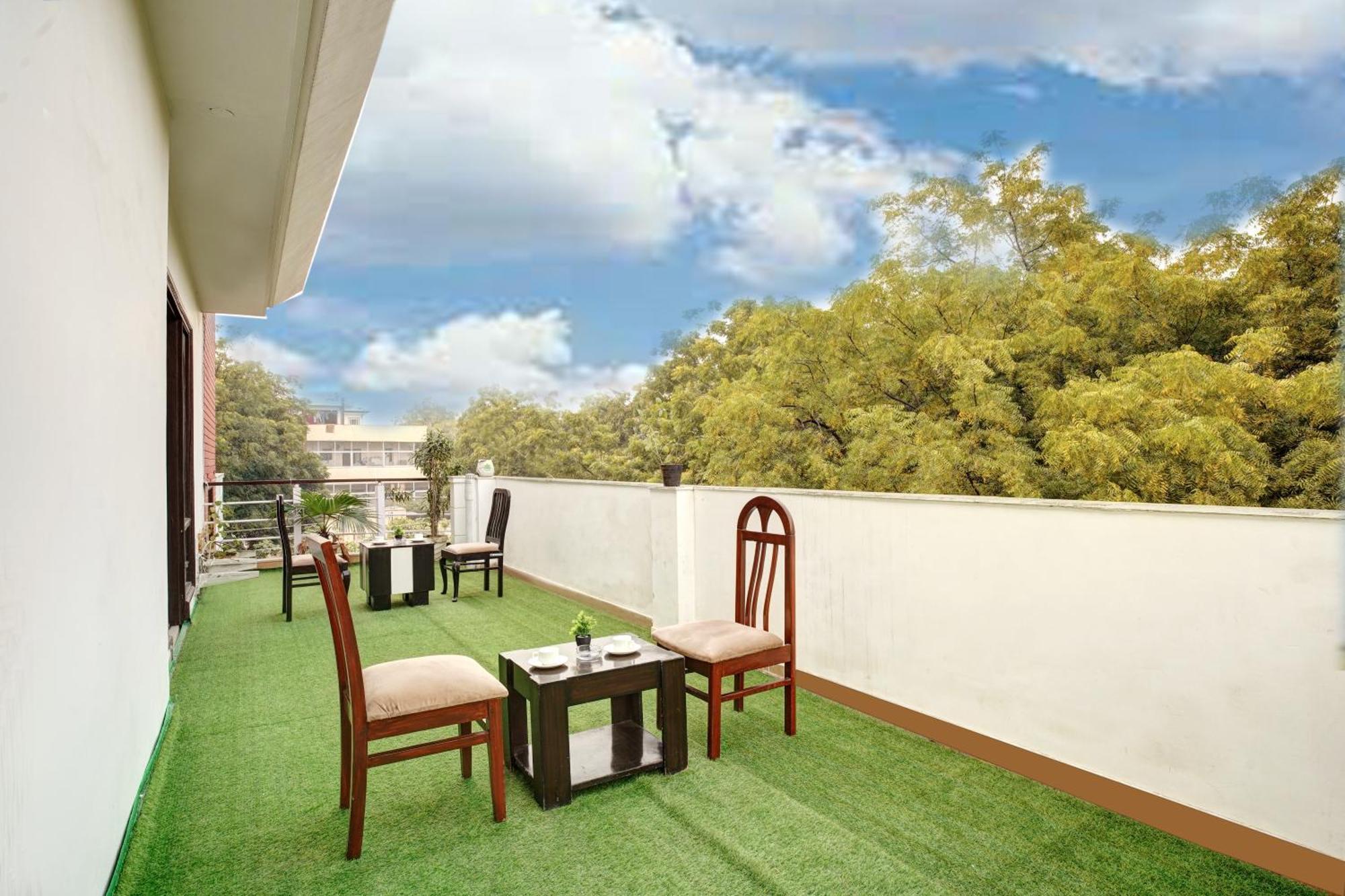 Nexhub Stay - Huda City Centre Gurgaon Exterior photo