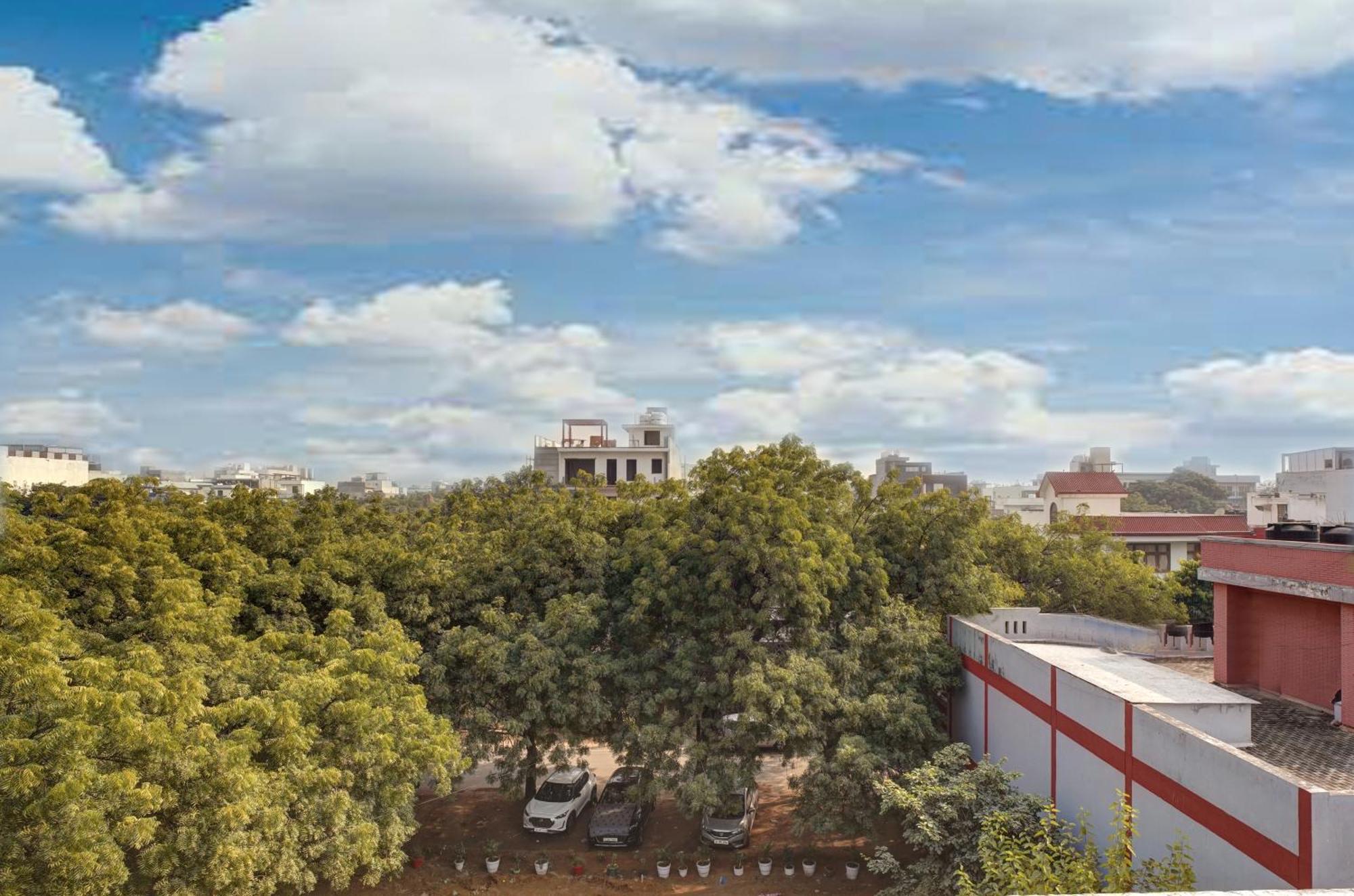 Nexhub Stay - Huda City Centre Gurgaon Exterior photo