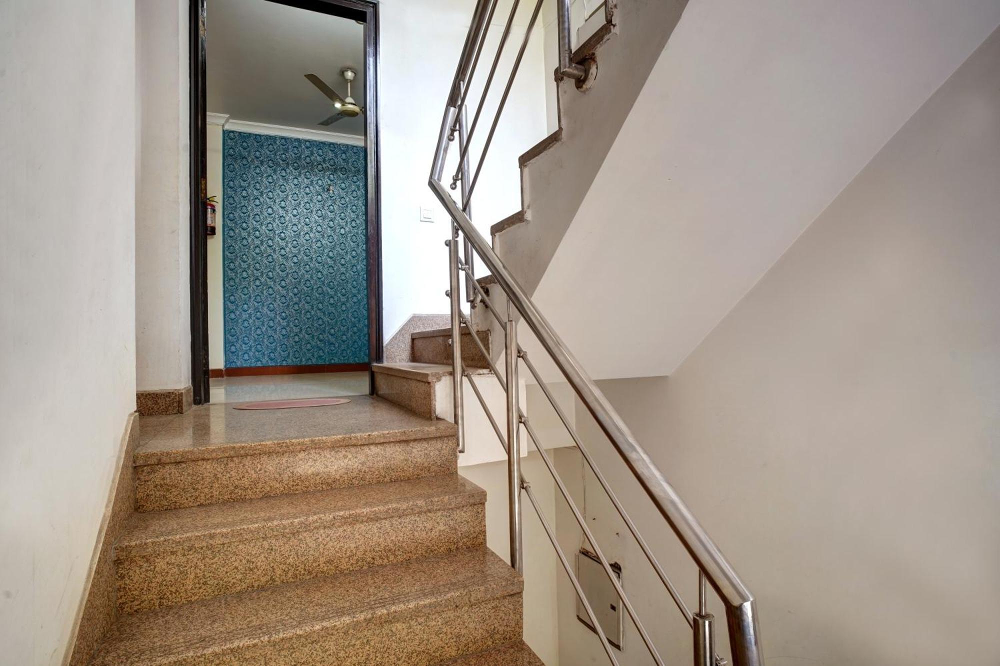 Nexhub Stay - Huda City Centre Gurgaon Exterior photo