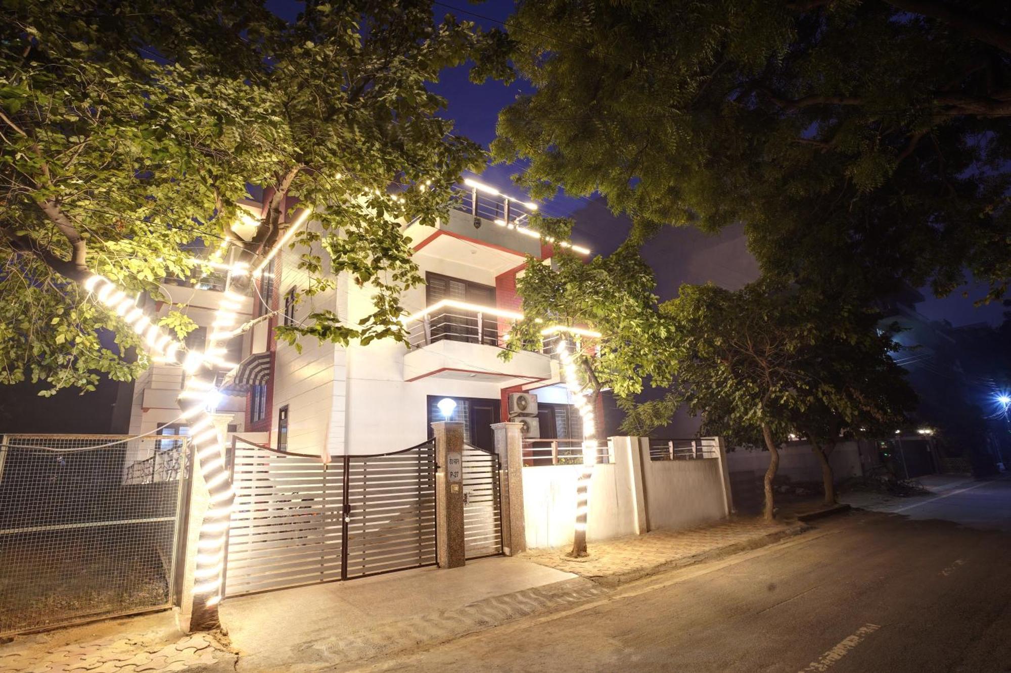 Nexhub Stay - Huda City Centre Gurgaon Exterior photo
